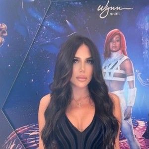 Meet your Posher, Tucoon